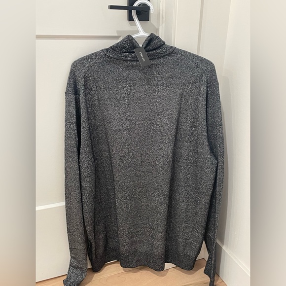 Rw&Co Turtle neck - Picture 1 of 3